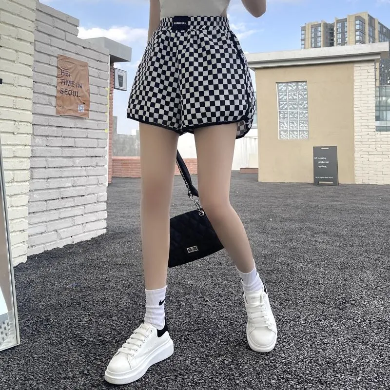 Casual Loose Fit Cotton Plaid Wide-Leg Black And White Shorts