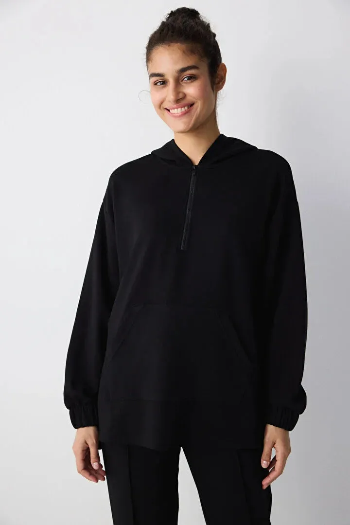 Penti Zippered Black Sweatshirt