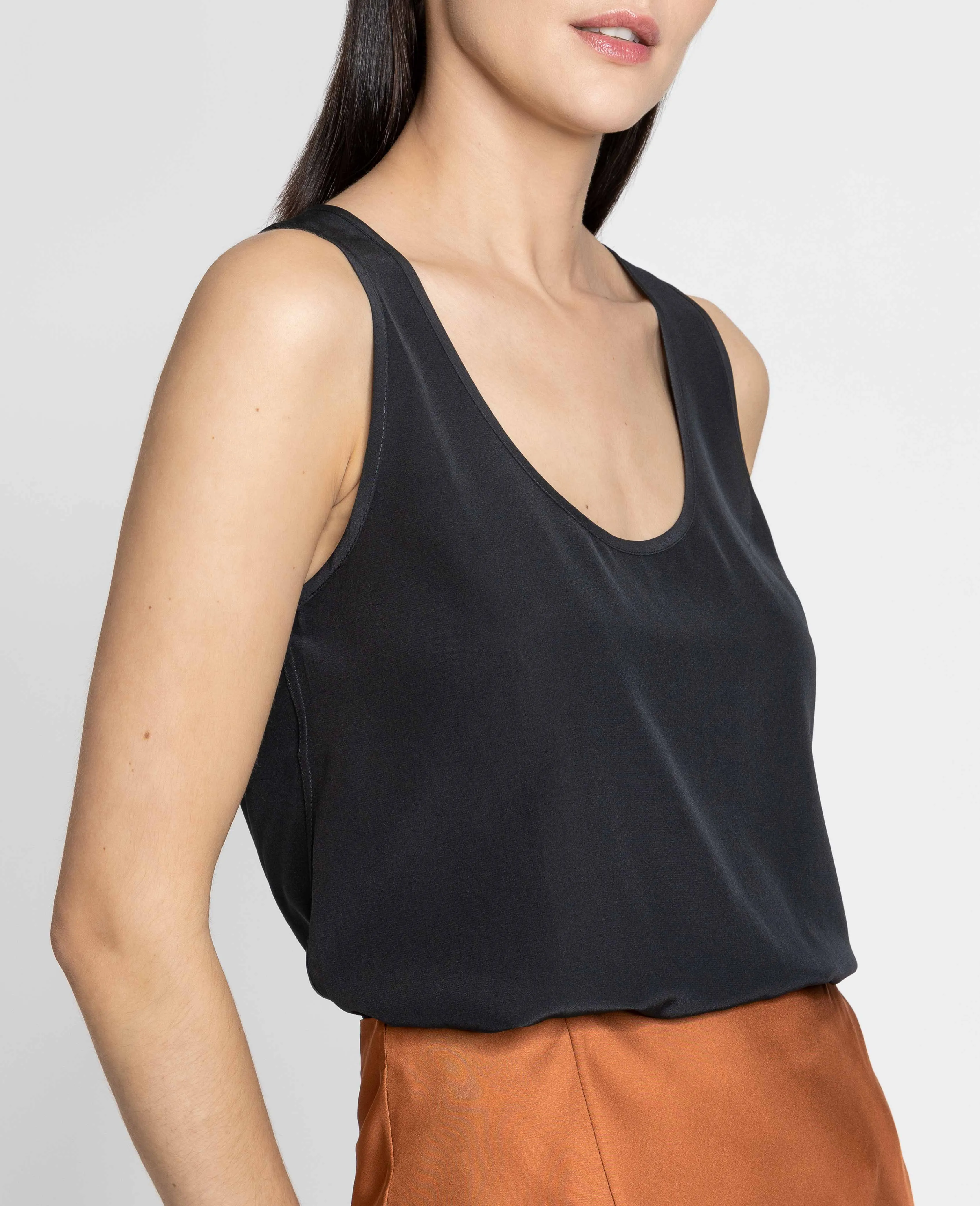 Silk Signature Scoop Neck Tank