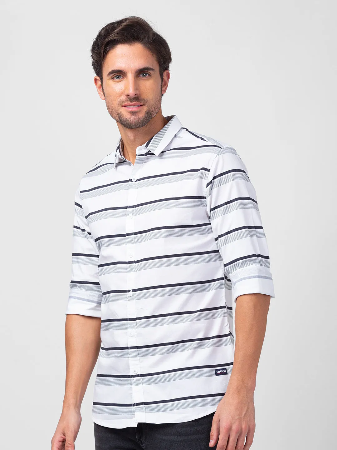 Spykar Men White Cotton Slim Fit Striped Shirts