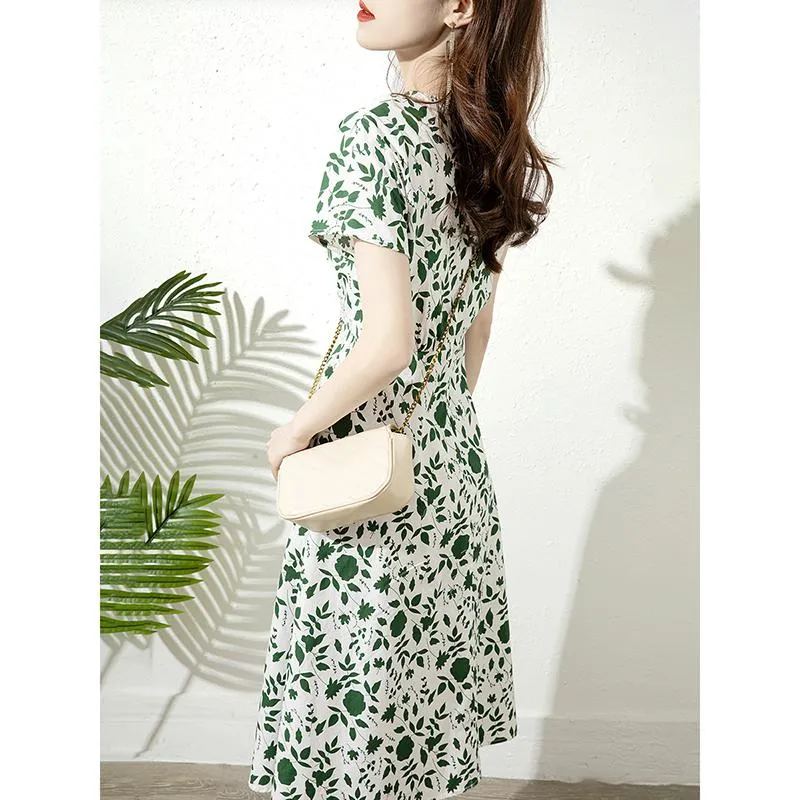 V-Neck Waist Cinching Slimming Cinched Waist Floral Print Dress