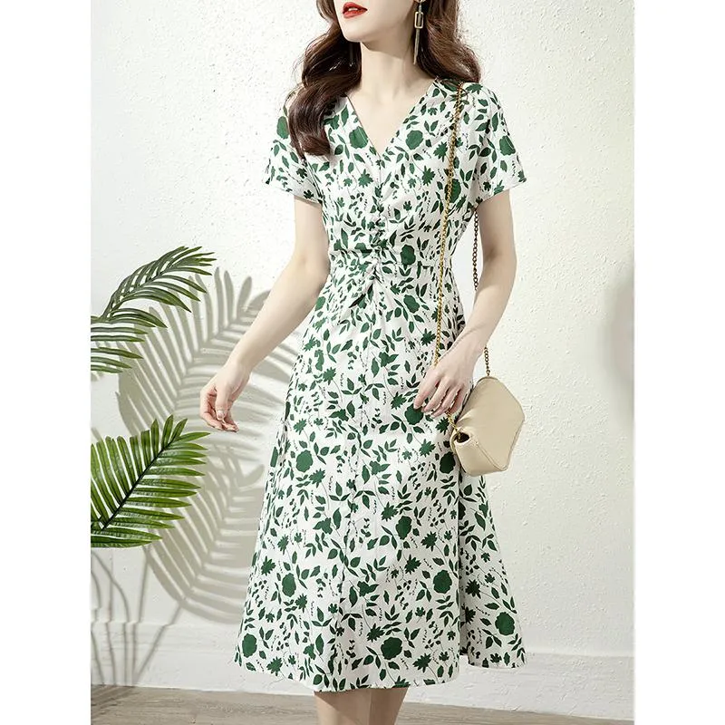 V-Neck Waist Cinching Slimming Cinched Waist Floral Print Dress