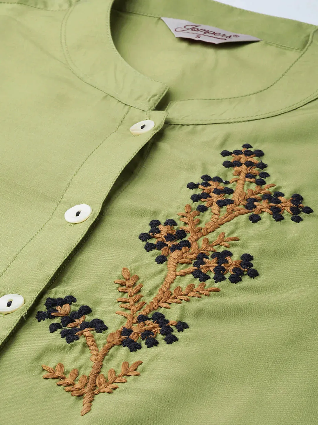 Women Green Embroidered Detail Kurta With Trousers